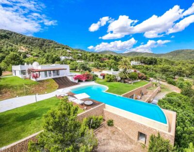 Estrella Azul – A Gaudi-influenced villa